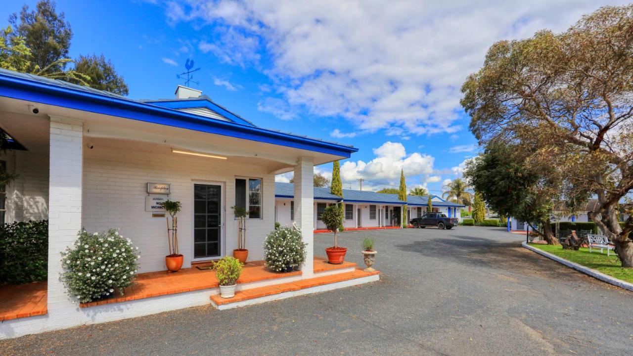 Colonial Motel & Apartments Young Εξωτερικό φωτογραφία