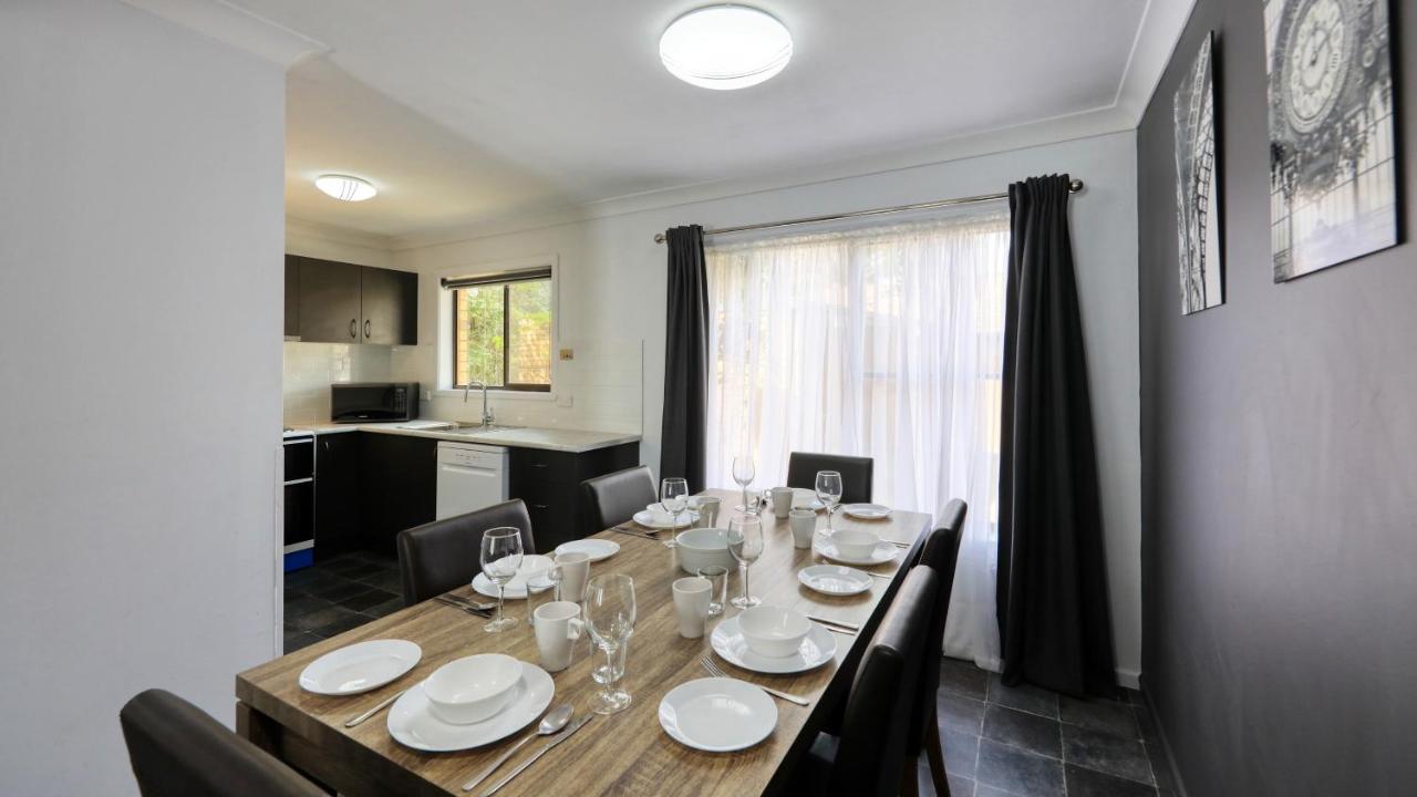 Colonial Motel & Apartments Young Εξωτερικό φωτογραφία