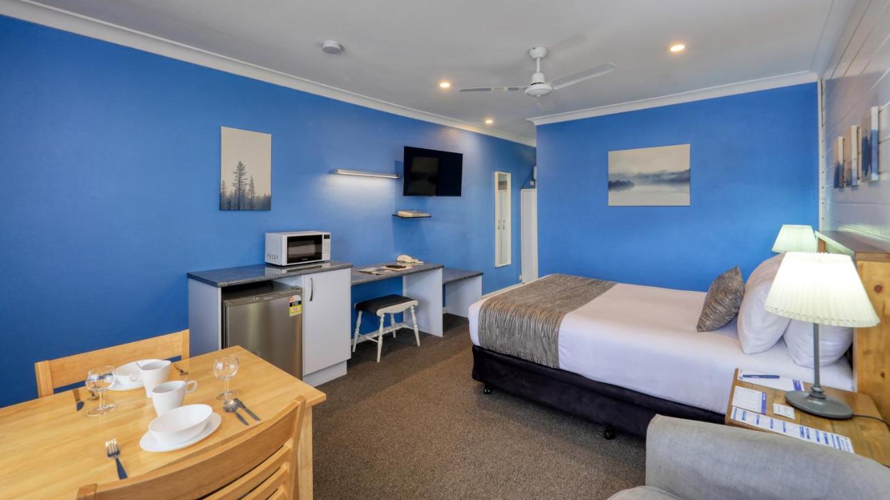 Colonial Motel & Apartments Young Εξωτερικό φωτογραφία