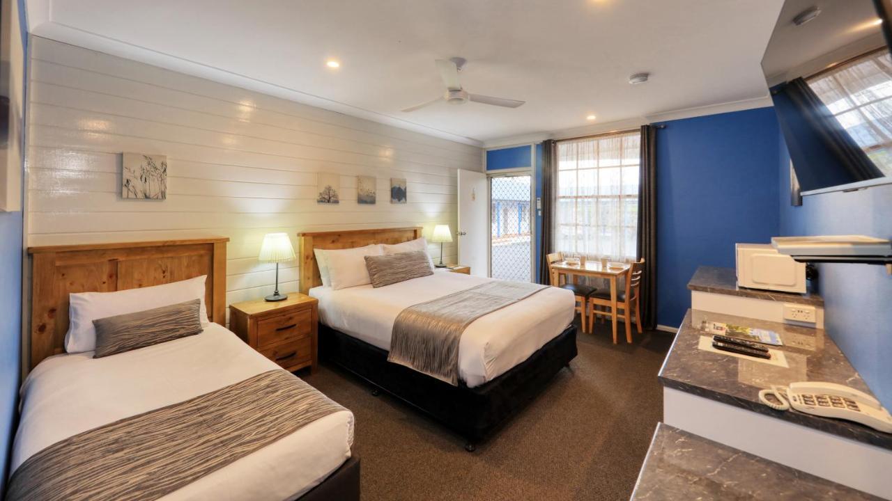 Colonial Motel & Apartments Young Εξωτερικό φωτογραφία